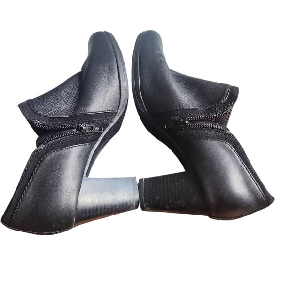 CLARKS Heeled Ankle Boots Zip-Up Black Women's 8M Leather Fall - Picture 7 of 8
